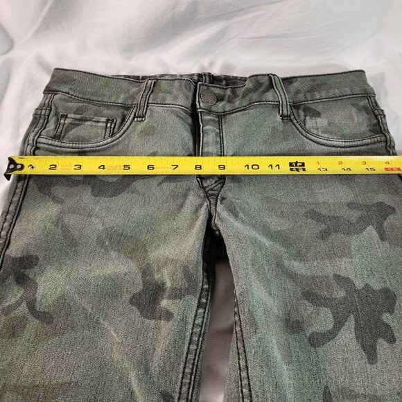 Flip Side Juniors Sz 9 Reversible Skinny Jeans Green Camo Stretch Comfort Skinny - Picture 6 of 12